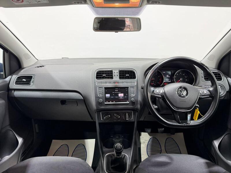 Volkswagen Polo view 4