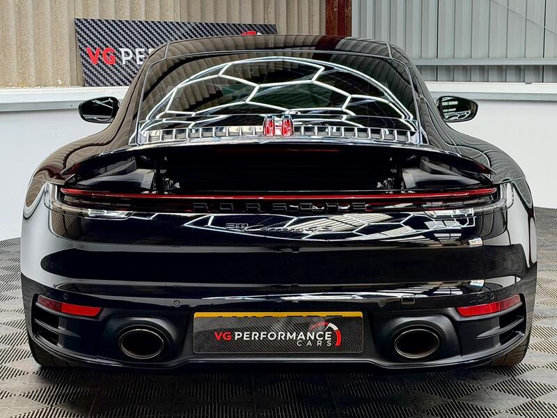 Porsche 911 view 6