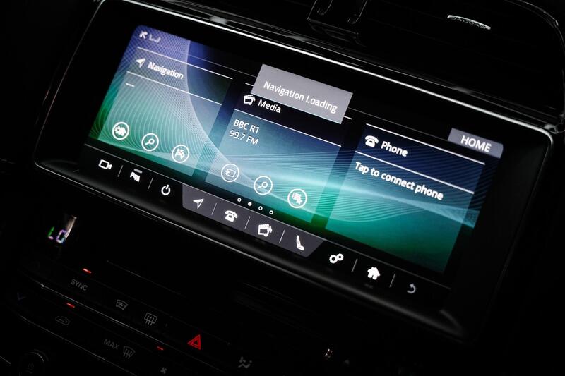 Jaguar F-Pace view 6