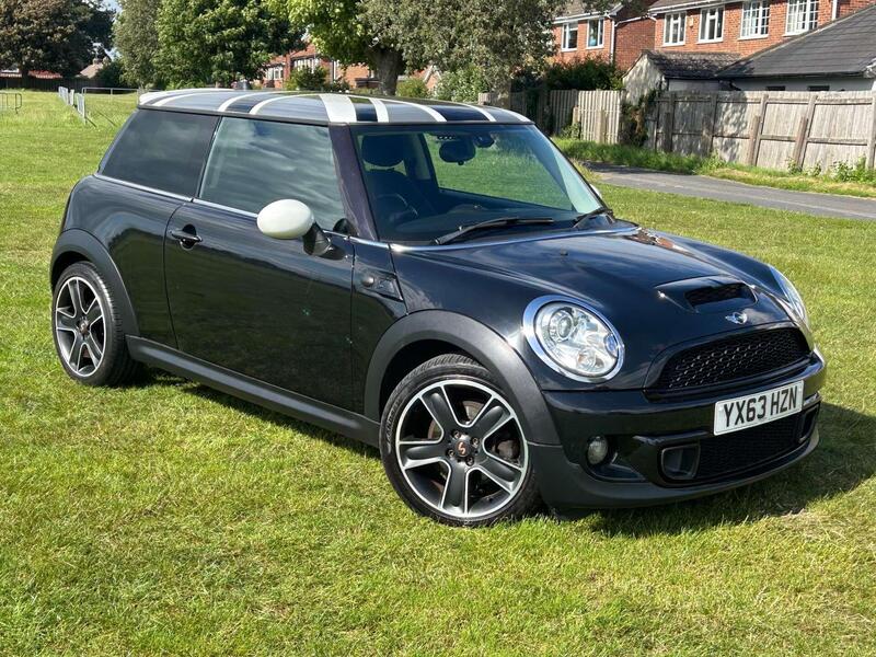 Mini Hatch view 3