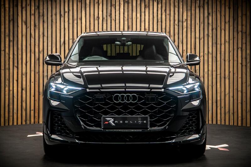 Audi RS Q8 view 5