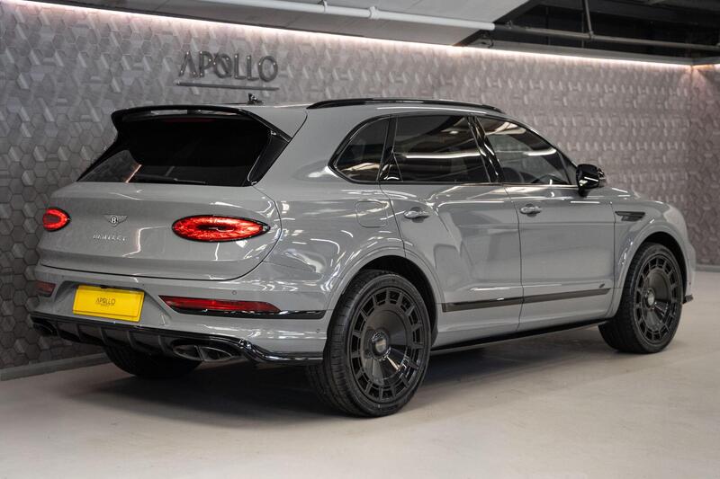 Bentley Bentayga view 7