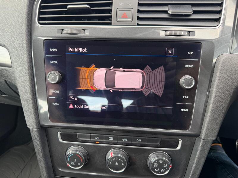 Volkswagen Golf view 6