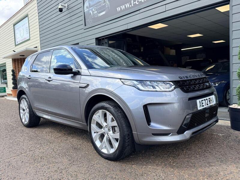Land Rover Discovery Sport view 3