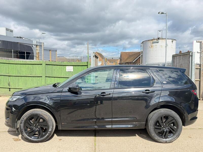 Land Rover Discovery Sport view 5