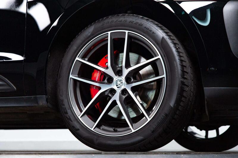 Porsche Macan view 4