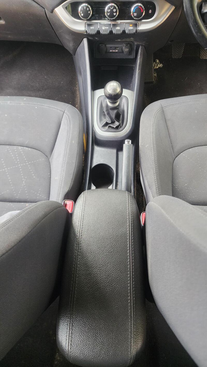 2013 Kia Rio — photo 26