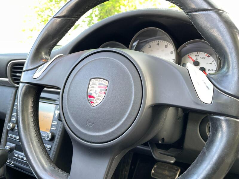 Porsche 911 view 26