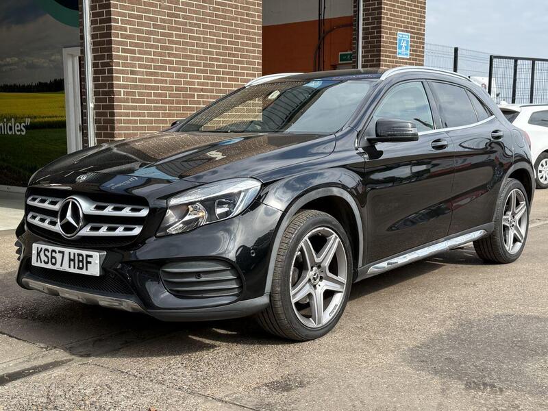Mercedes-Benz Mercedes-Benz GLA view 3