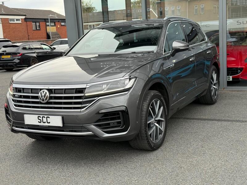 Volkswagen Touareg view 7