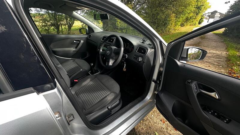 2013 Volkswagen Polo — photo 11