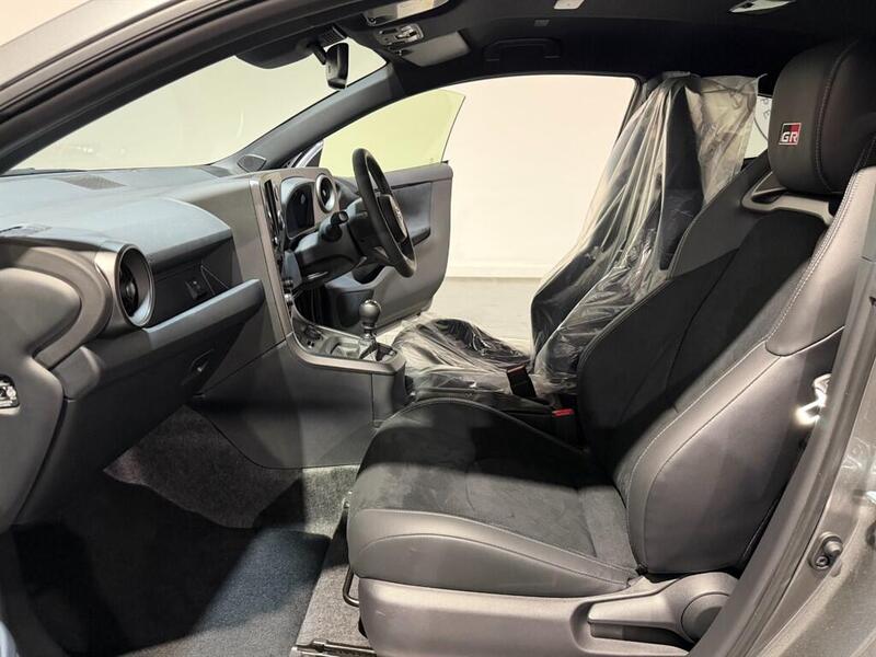 Toyota Yaris view 5