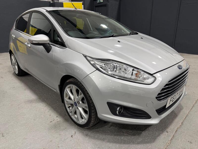 Ford Fiesta — photo 1