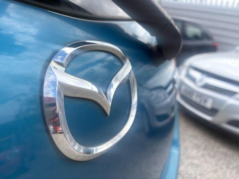Mazda Mazda2 view 7