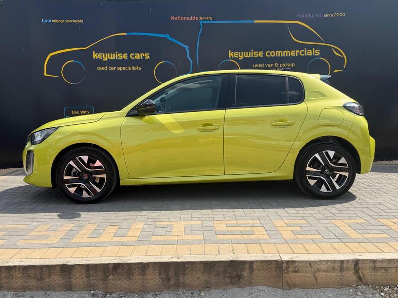 Peugeot 208 view 2