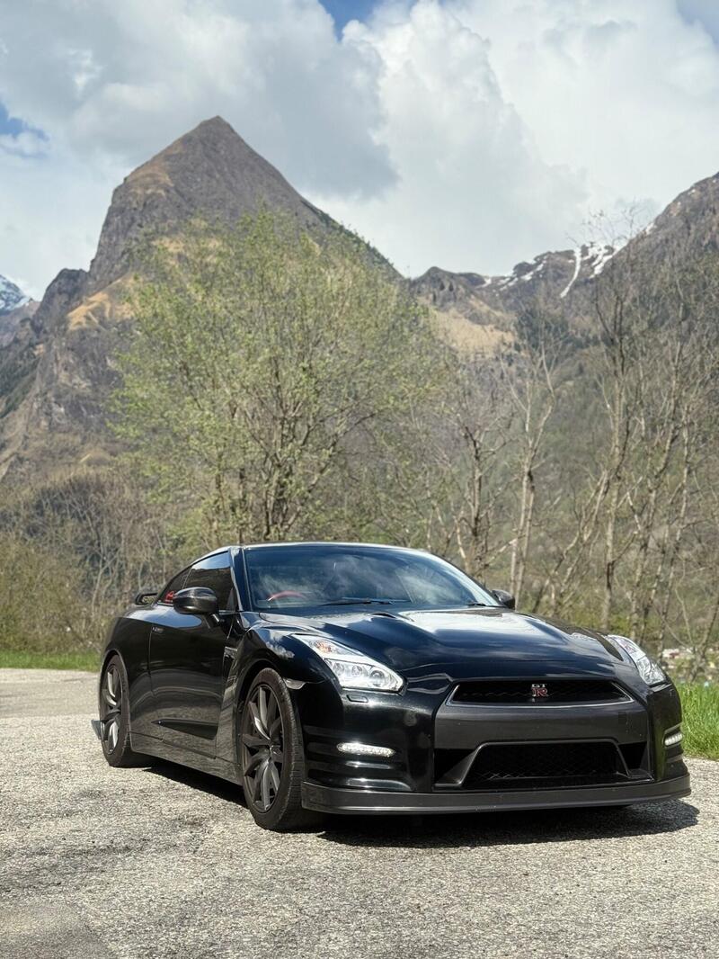 Nissan GT-R