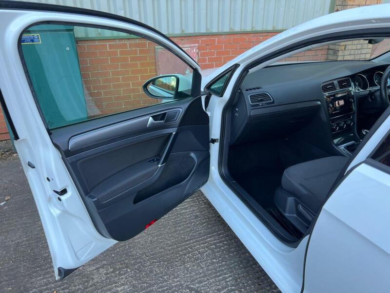 Volkswagen Golf view 16