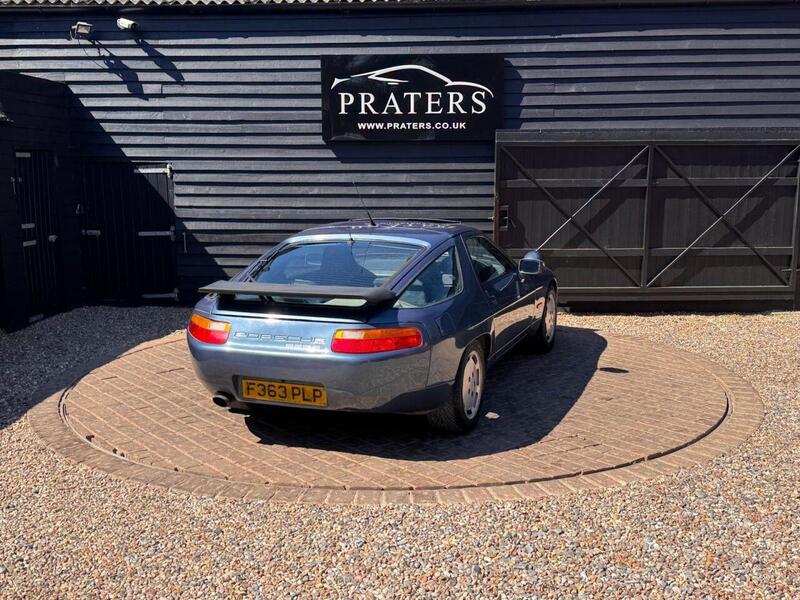 Porsche 928 view 3