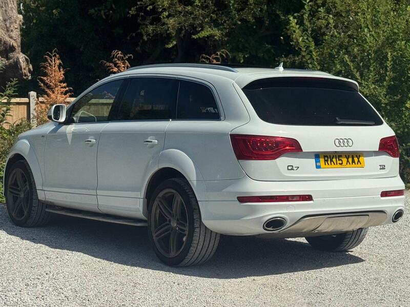 Audi Audi Q7 view 6