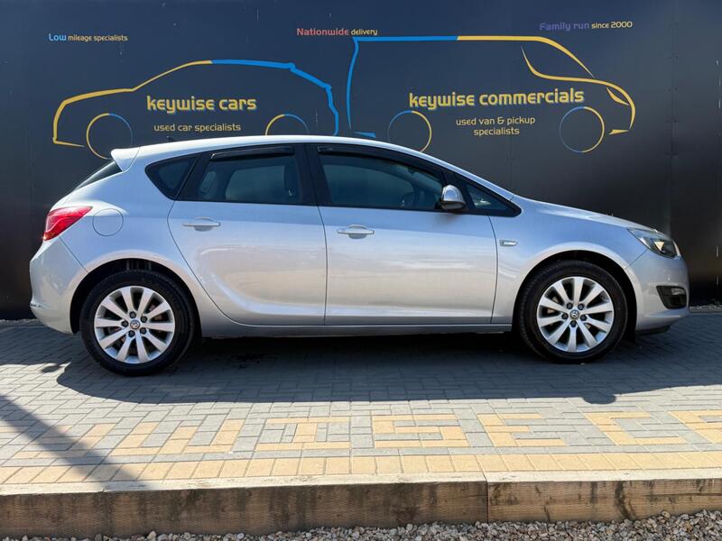 Vauxhall Astra view 6