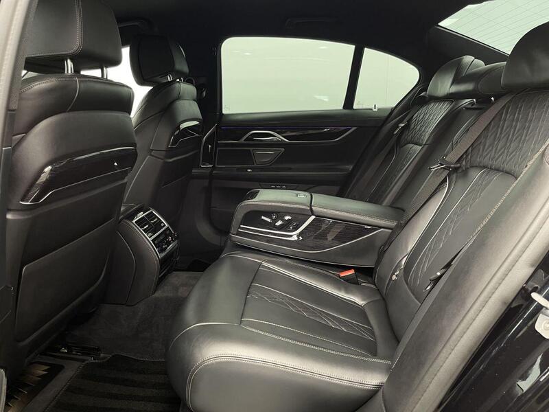 BMW 7 Series view 46