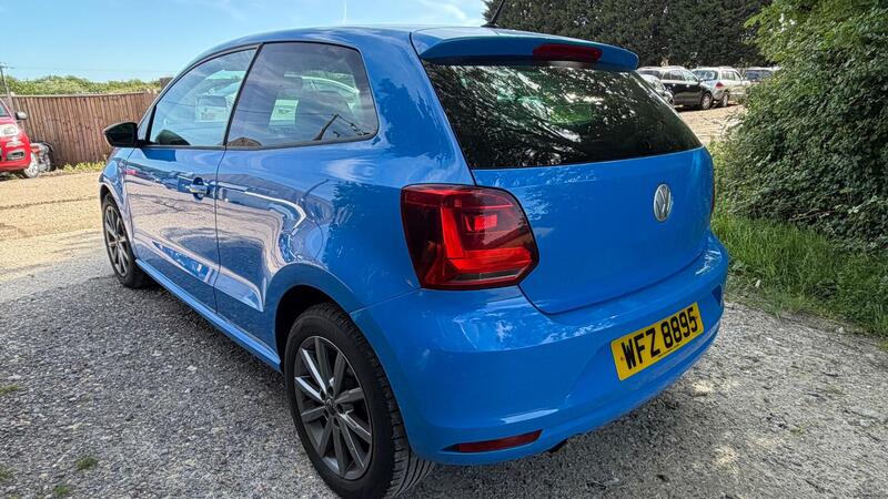 2015 Volkswagen Polo — photo 4