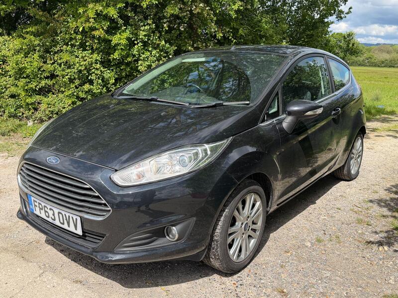 2013 Ford Fiesta — photo 4