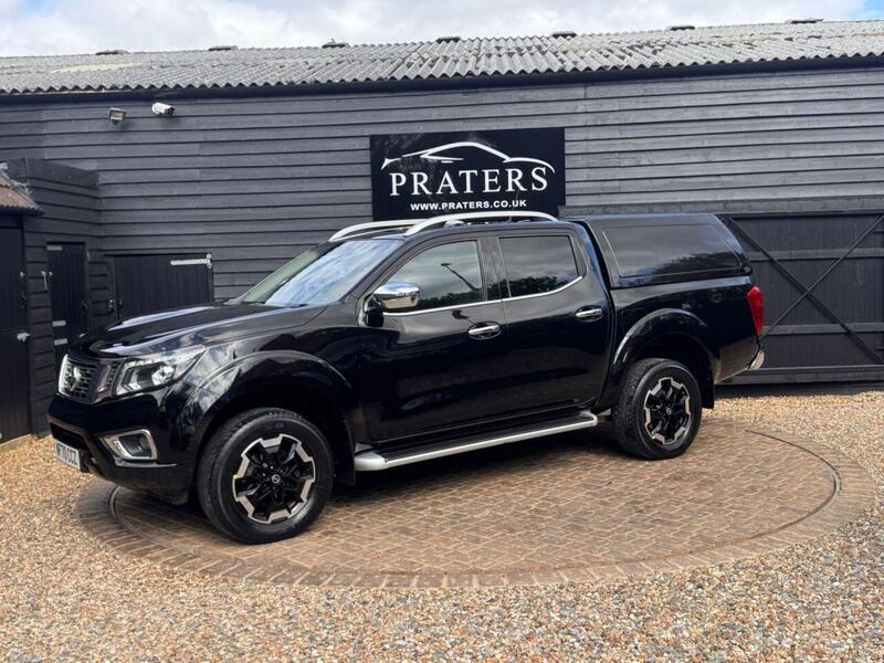 Nissan Navara view 2