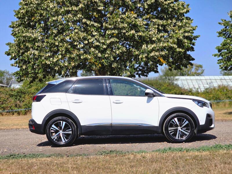 Peugeot 3008 view 3