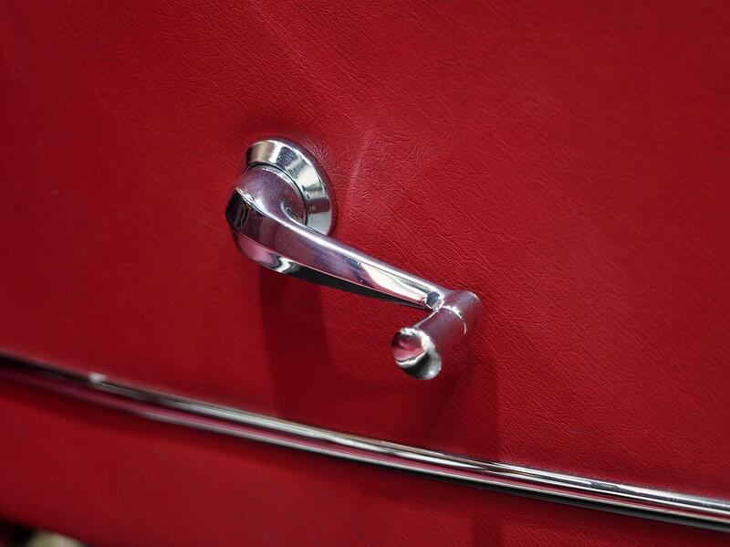 Jaguar E-Type view 19