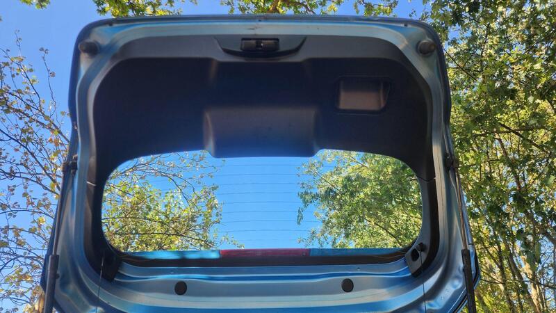 2009 Ford Fiesta — photo 11