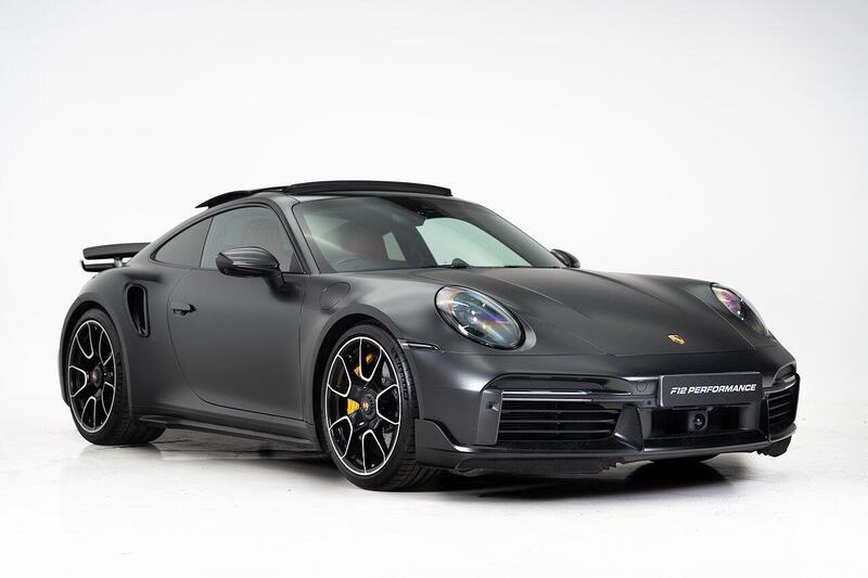 Porsche 911 view 5