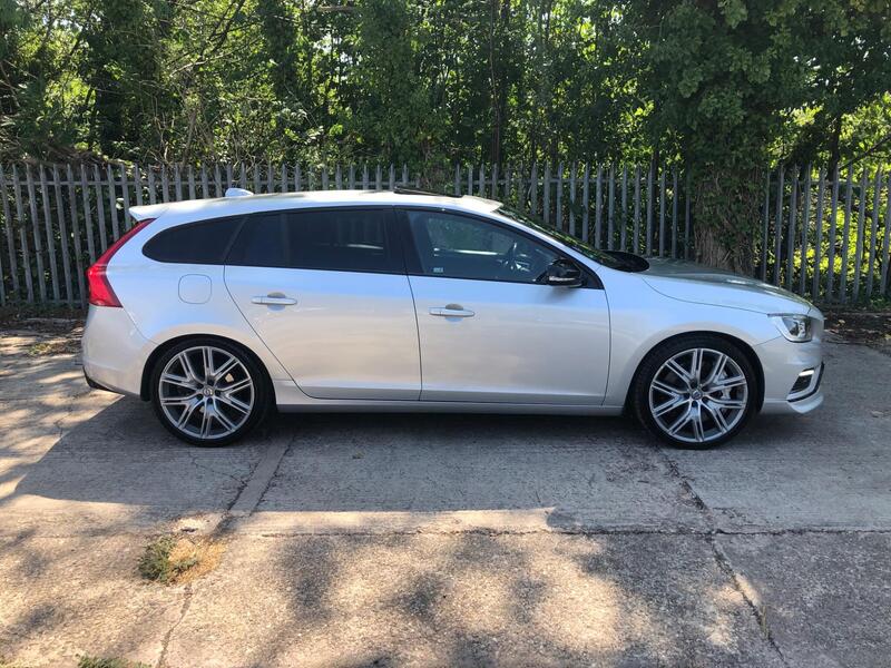 Volvo V60 view 2