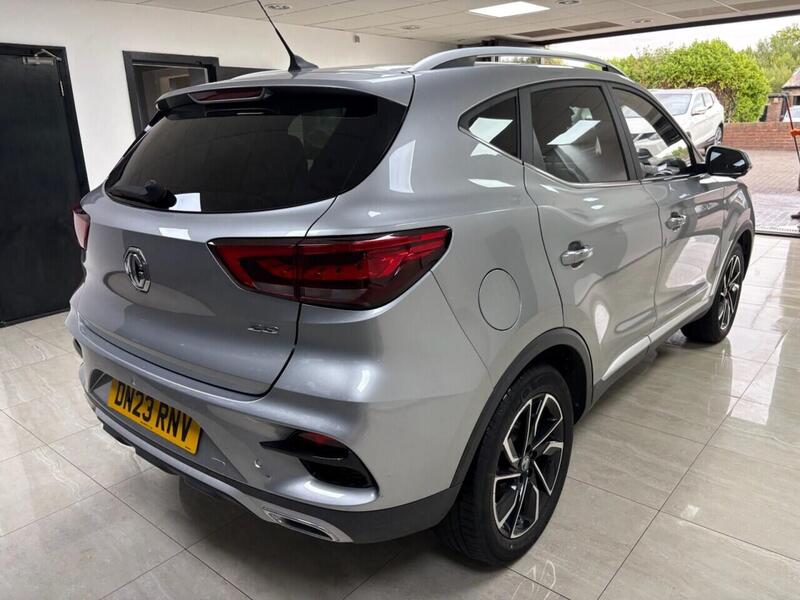 MG ZS view 3