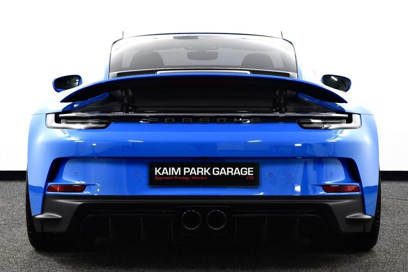 Porsche 911 view 7