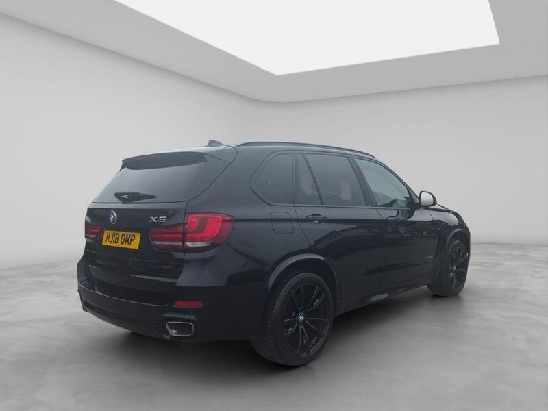 BMW X5 view 4