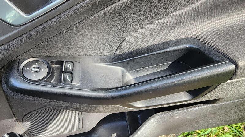 2014 Ford Fiesta — photo 48