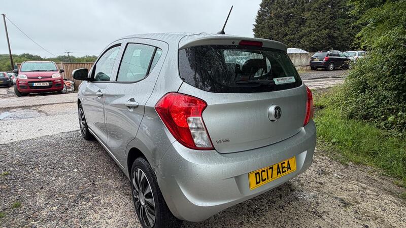 2017 Vauxhall Viva — photo 4