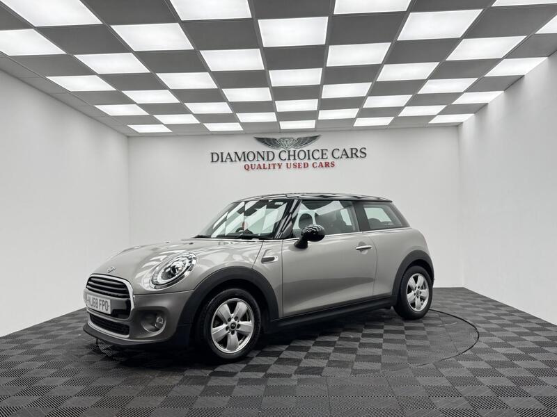 Mini Hatch view 3