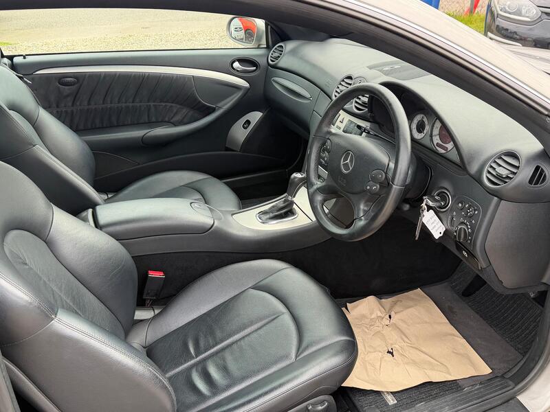 Mercedes-Benz CLK view 3