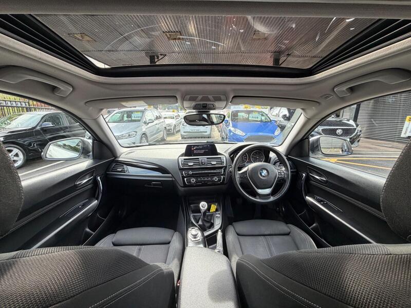 BMW 1 Series view 4