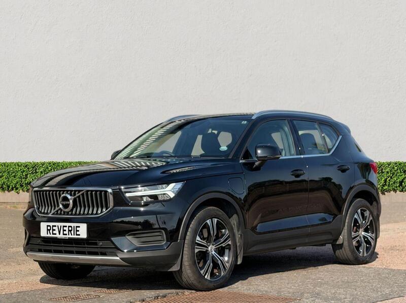 Volvo XC40 view 3