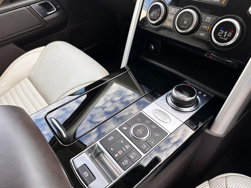 Land Rover Discovery view 19