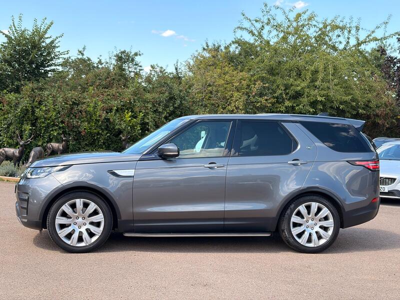 Land Rover Discovery view 4