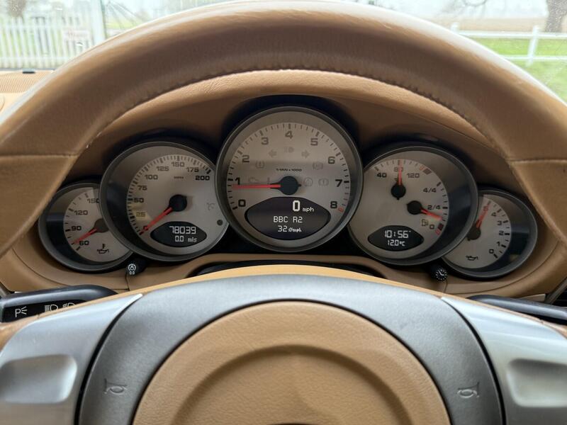 Porsche 911 view 37