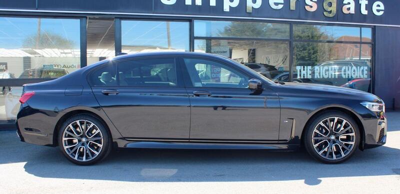 BMW 7 Series view 6
