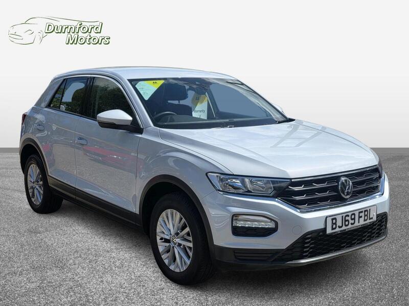 Volkswagen T-Roc view 3