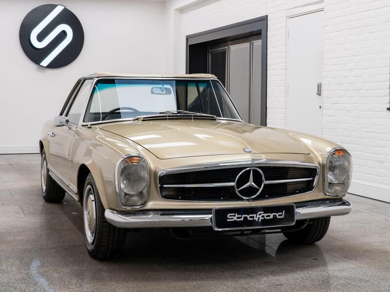 Mercedes-Benz 250 SL view 3