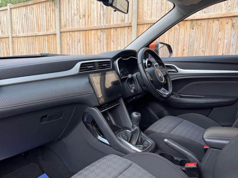 MG ZS view 3
