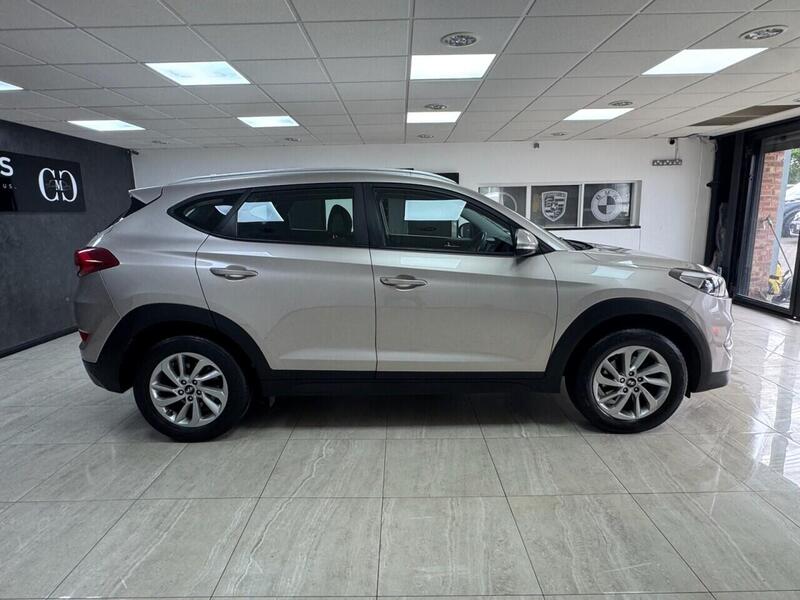 Hyundai Tucson view 2